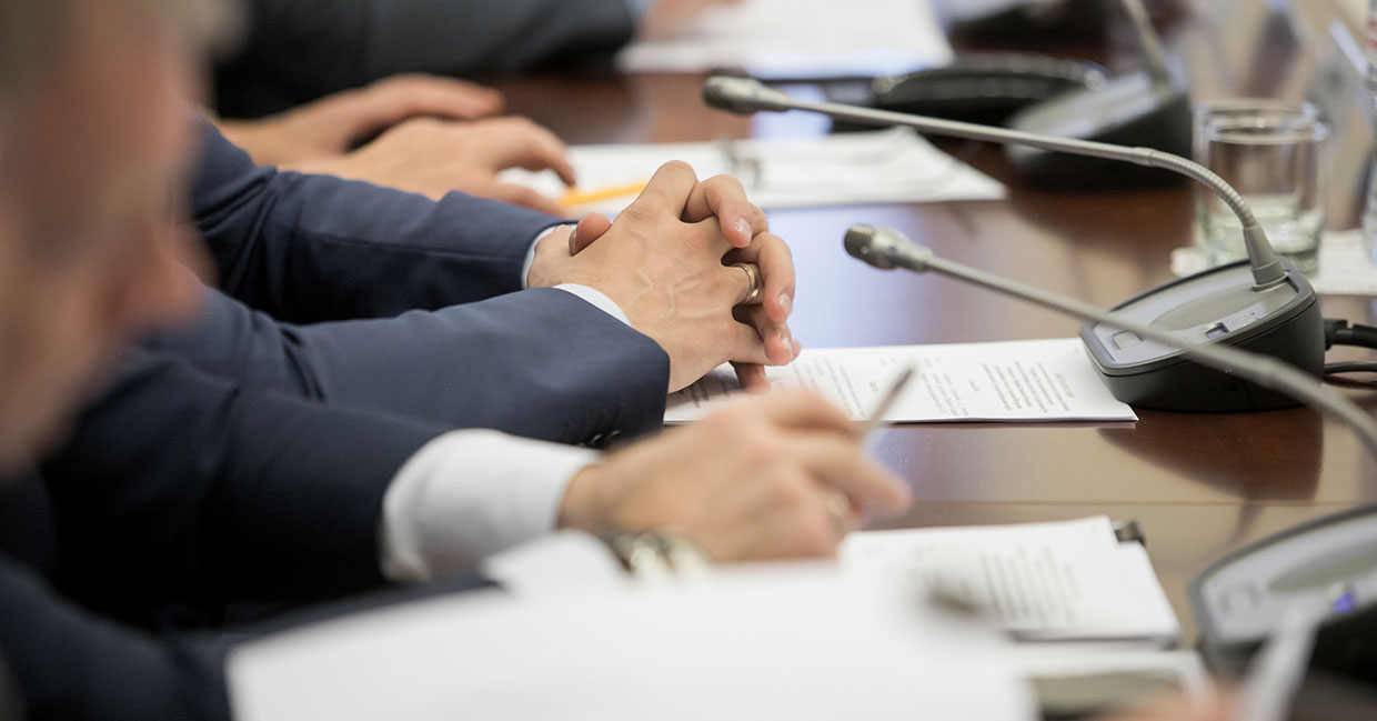 A bunch of politicians having some sort of committee